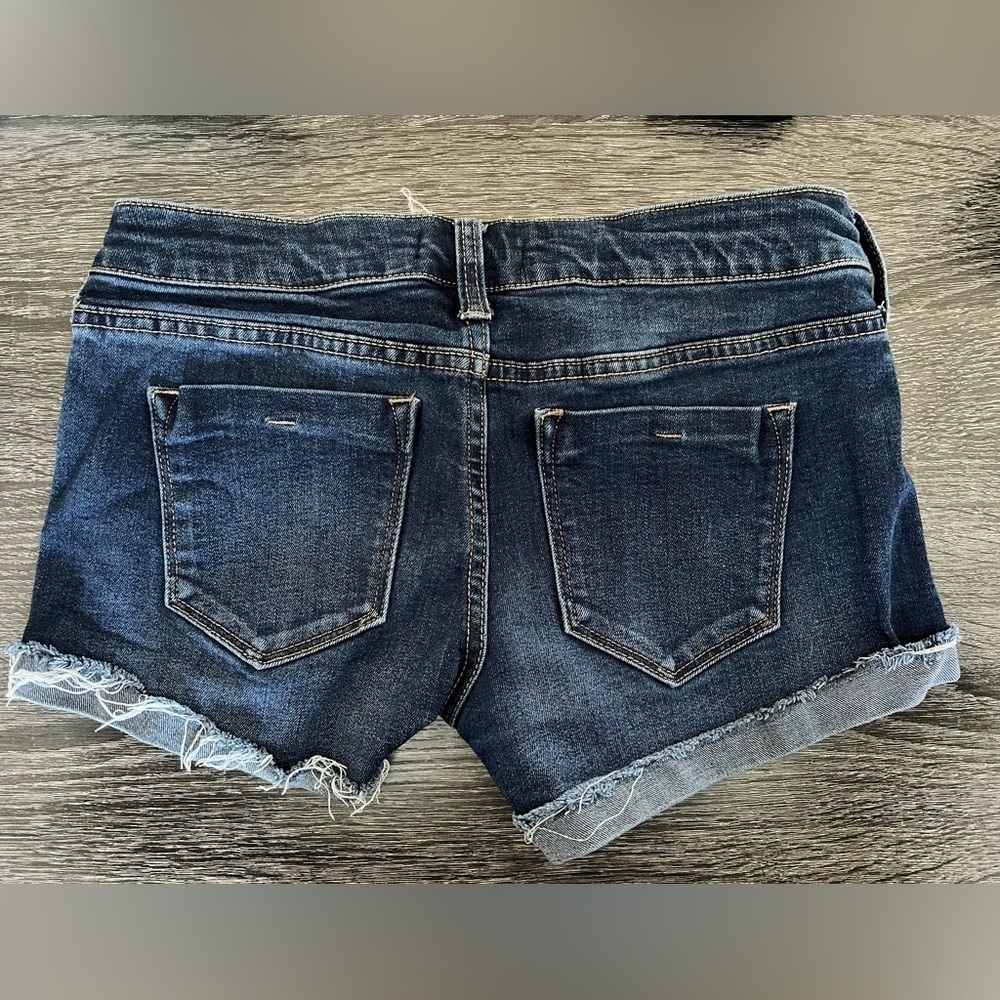 Altar’d State Denim cut off shorts, size 26/3 - Picture 2 of 8